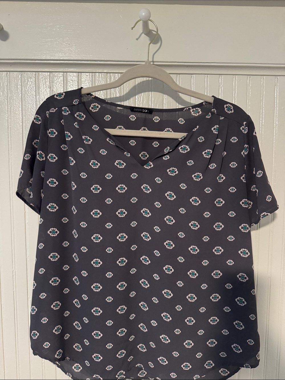 Papermoon Gray Floral Short-Sleeve V-Neck Top